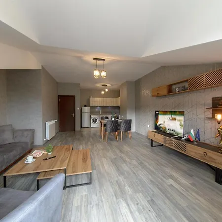 Daire Luxury 2-bedroom By Studenets Center By Flat Mаnager