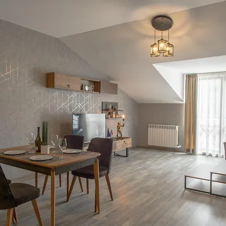 Daire Luxury 2-bedroom By Studenets Center By Flat Mаnager *